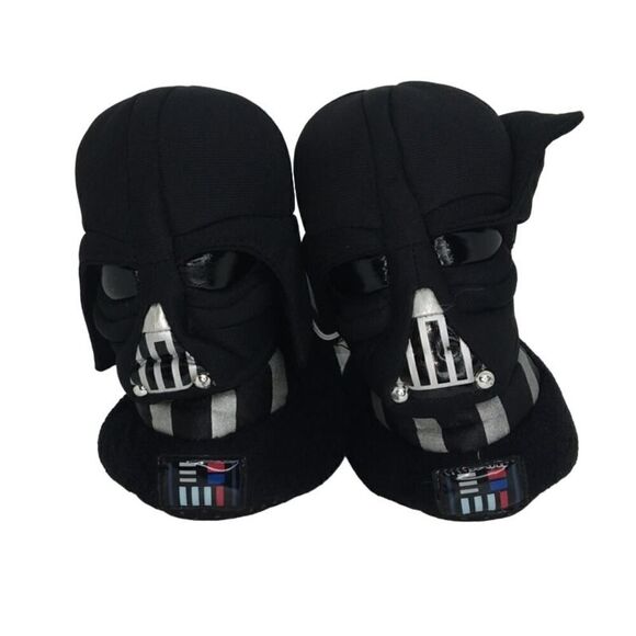 Star Wars Darth Vadar Boys NEW /Tags Boys cushioned Black Slippers- sz. 7/8 COOL - Picture 1 of 4